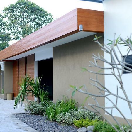 Reddoorz Syariah Plus Near Banyuwangi Airport Extérieur photo