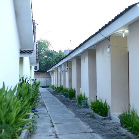 Reddoorz Syariah Plus Near Banyuwangi Airport Extérieur photo
