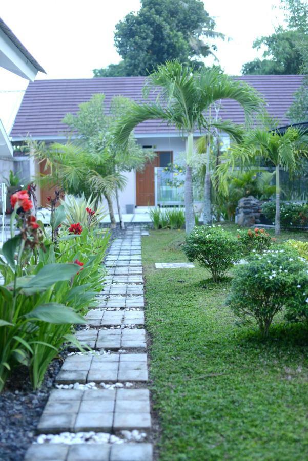 Reddoorz Syariah Plus Near Banyuwangi Airport Extérieur photo
