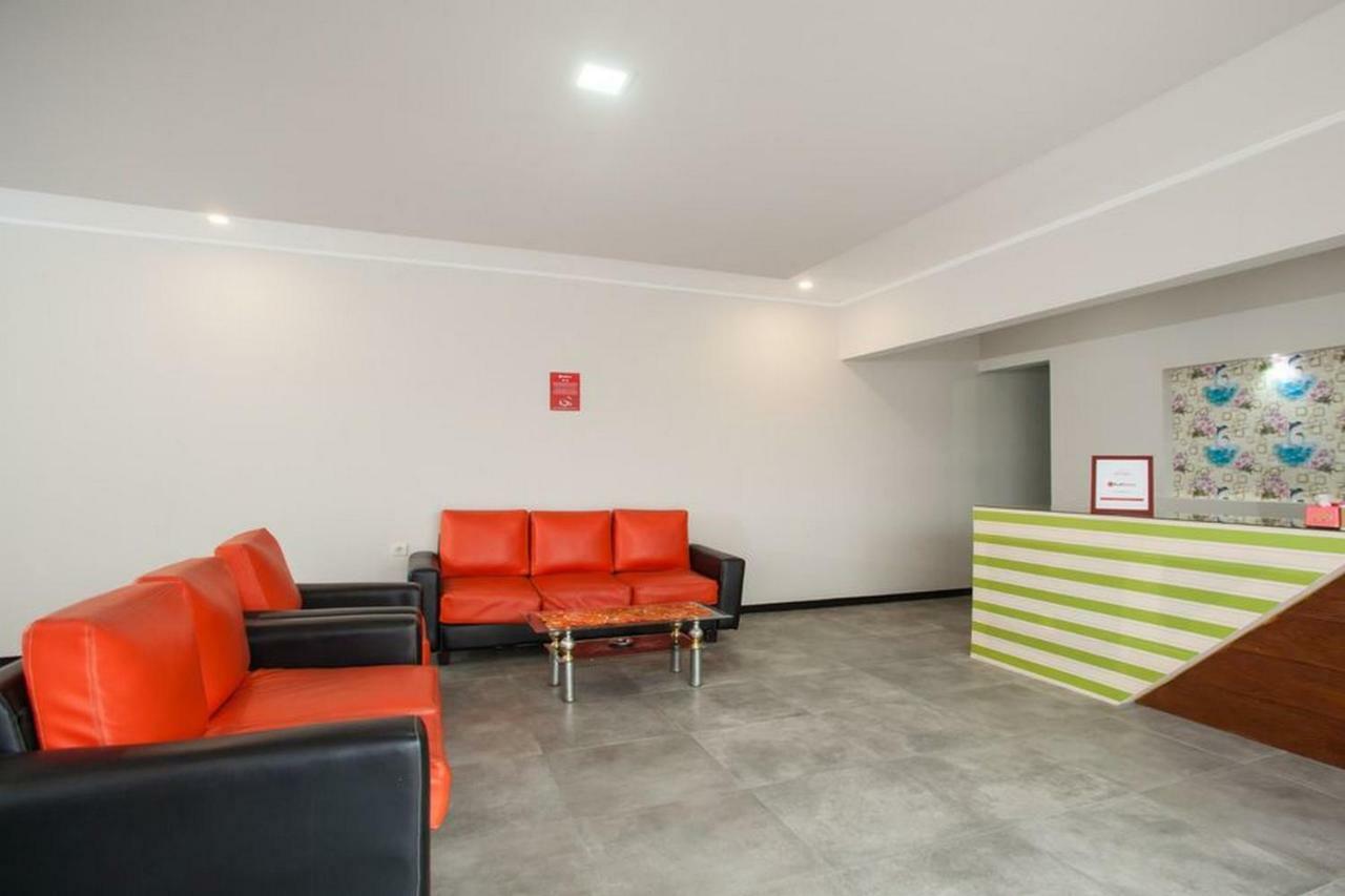 Reddoorz Syariah Plus Near Banyuwangi Airport Extérieur photo