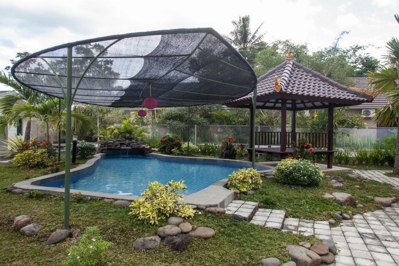 Reddoorz Syariah Plus Near Banyuwangi Airport Extérieur photo
